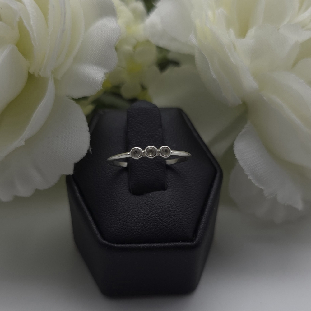 🥰 DAINTY & CLASSY RING - Picture 6 of 7